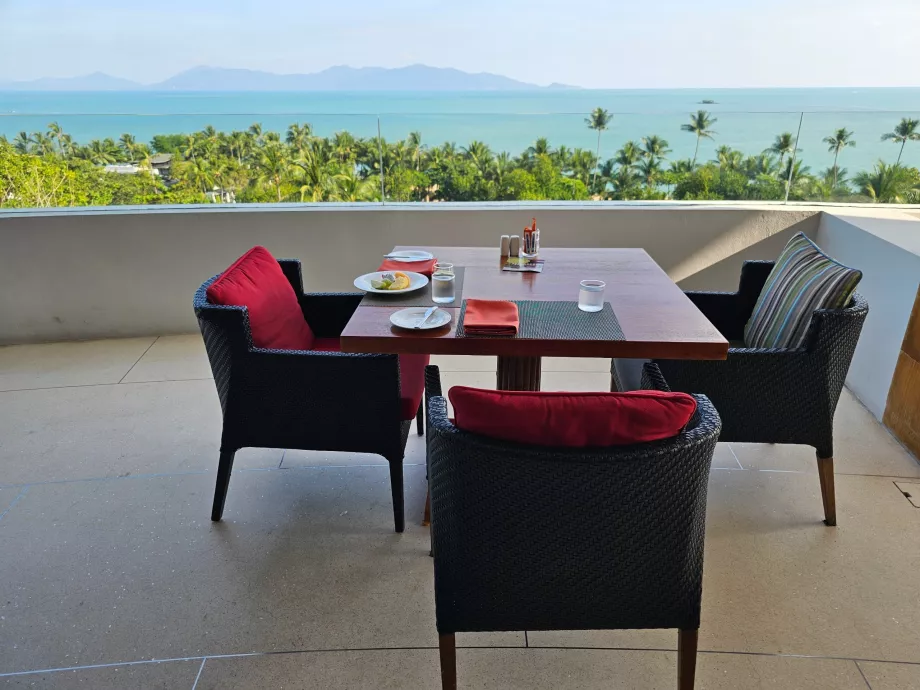 Reggeli - terasz kilátással