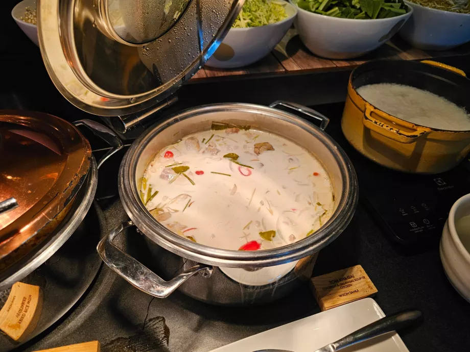 Tom Kha Gai leves - reggeli