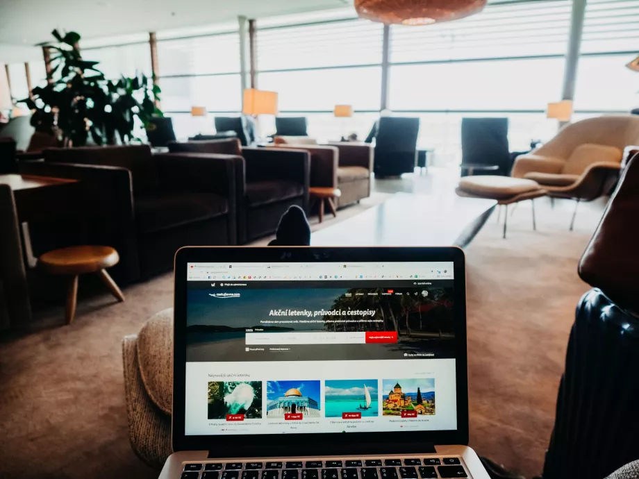 Pihenjen a Cathay LHR T3 várótermében