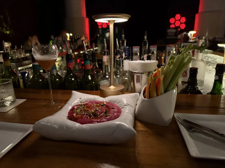 Hummusz céklával a WooBarban