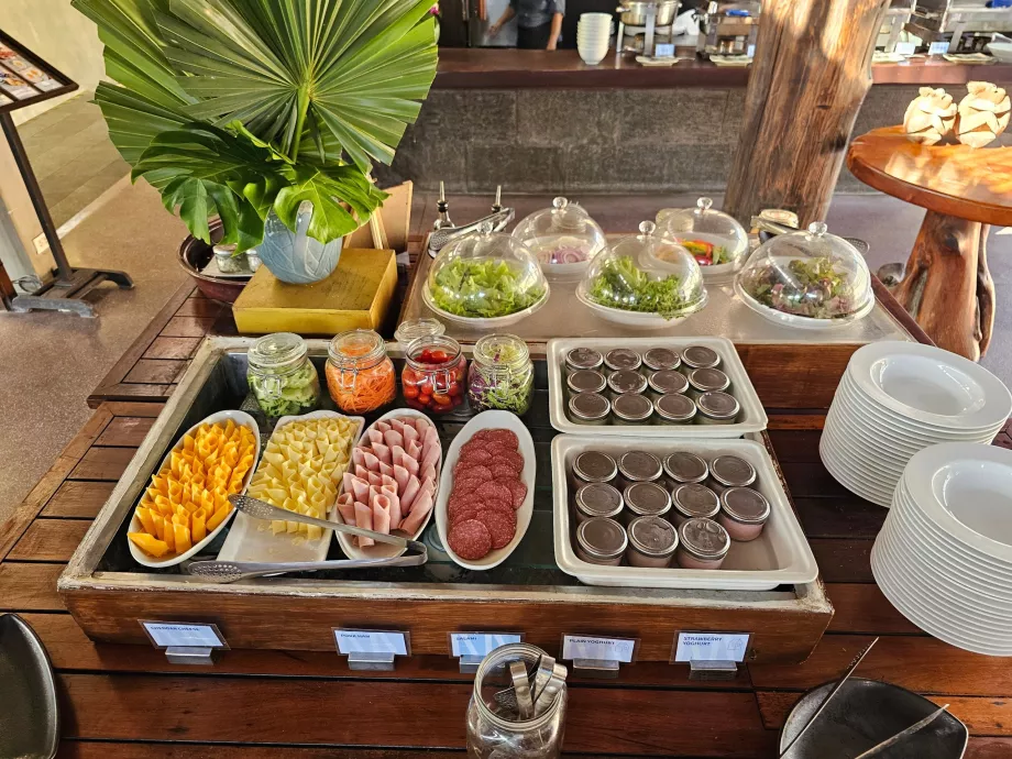 Reggeli - sonka, sajt és zöldségek