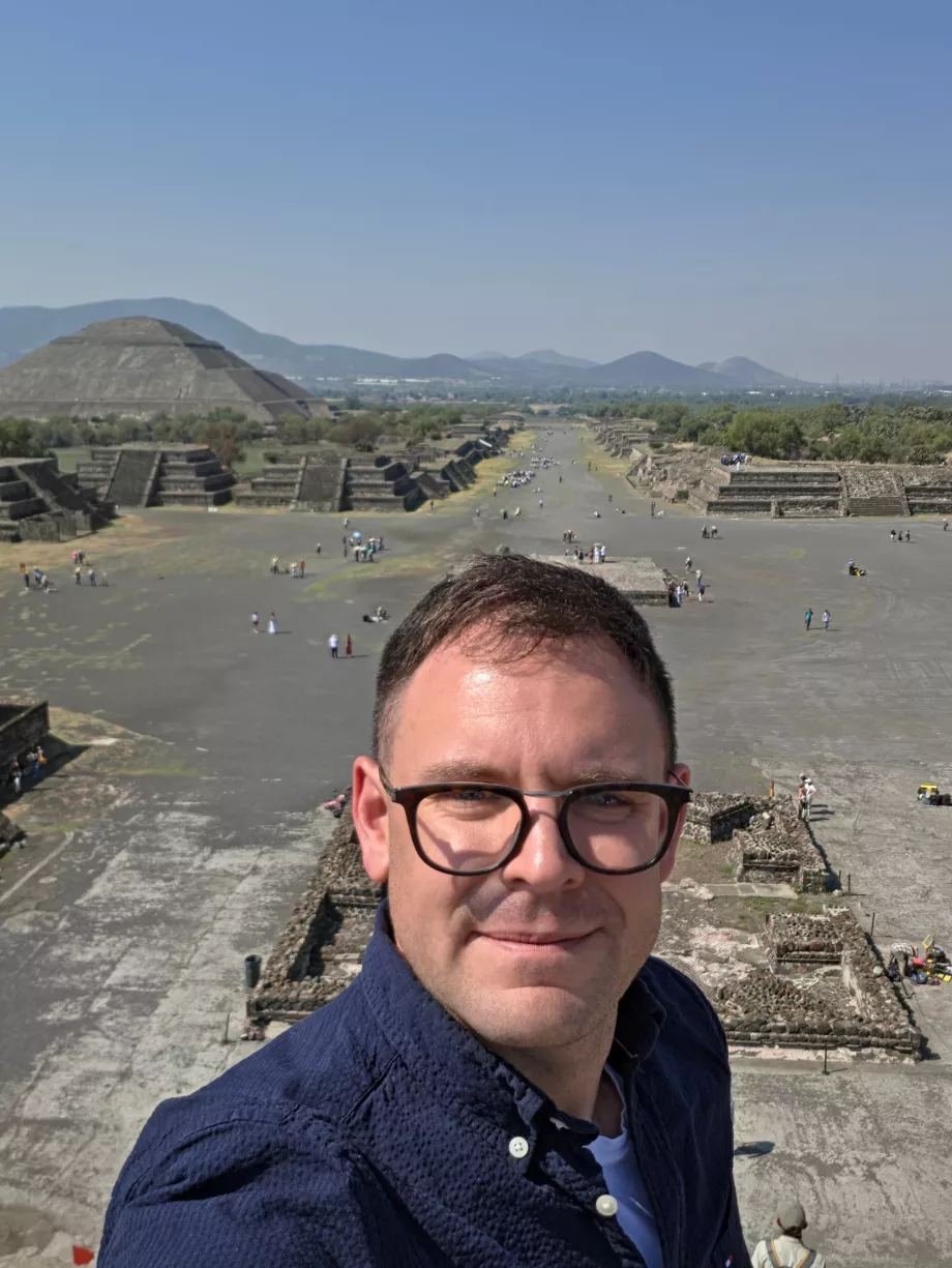 Én a teotihuacáni piramisoknál