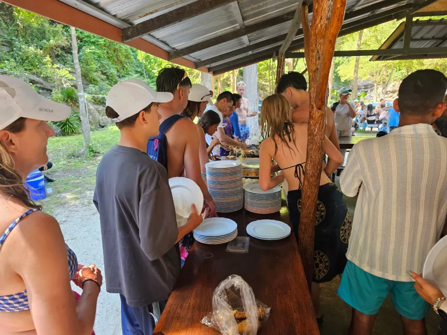 Az utazás ára tartalmazza az ebédet