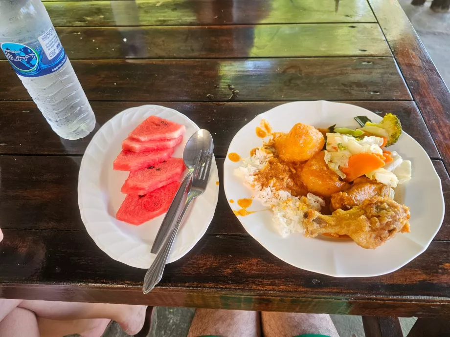 Az utazás ára tartalmazza az ebédet