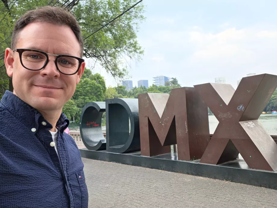 Én a "CDMX" felirat előtt.