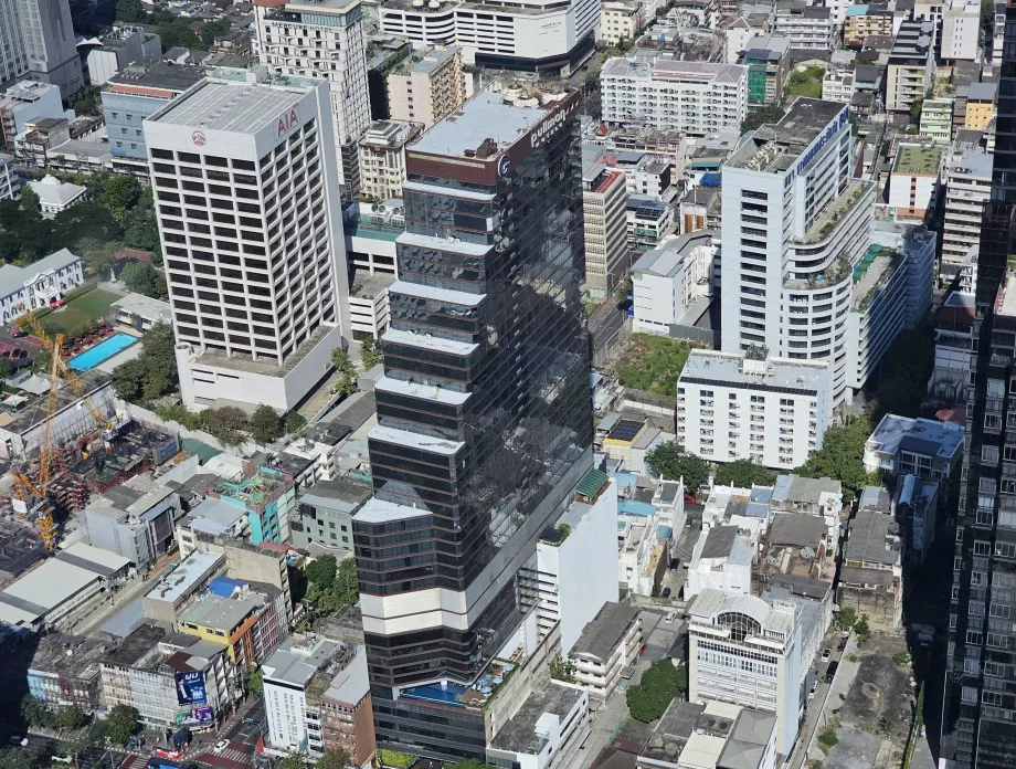 Kilátás a szállodára a King Power Mahanakhon kilátópontjáról