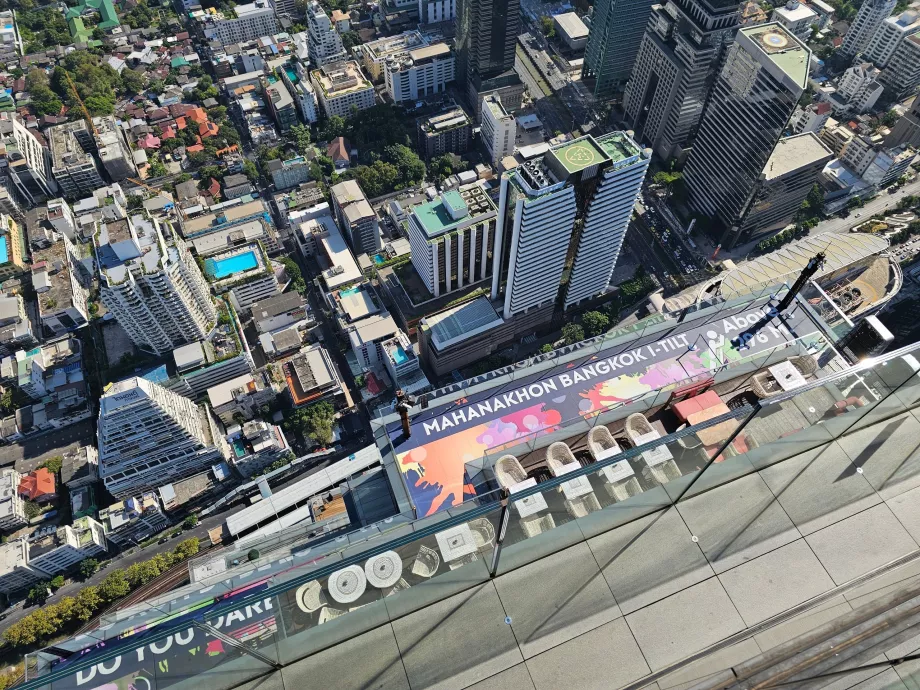 King Power Mahanakhon - hinta