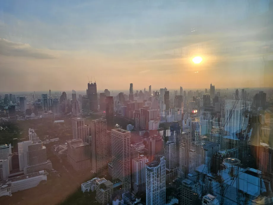 Akara Sky Hanuman - kilátás Bangkokra