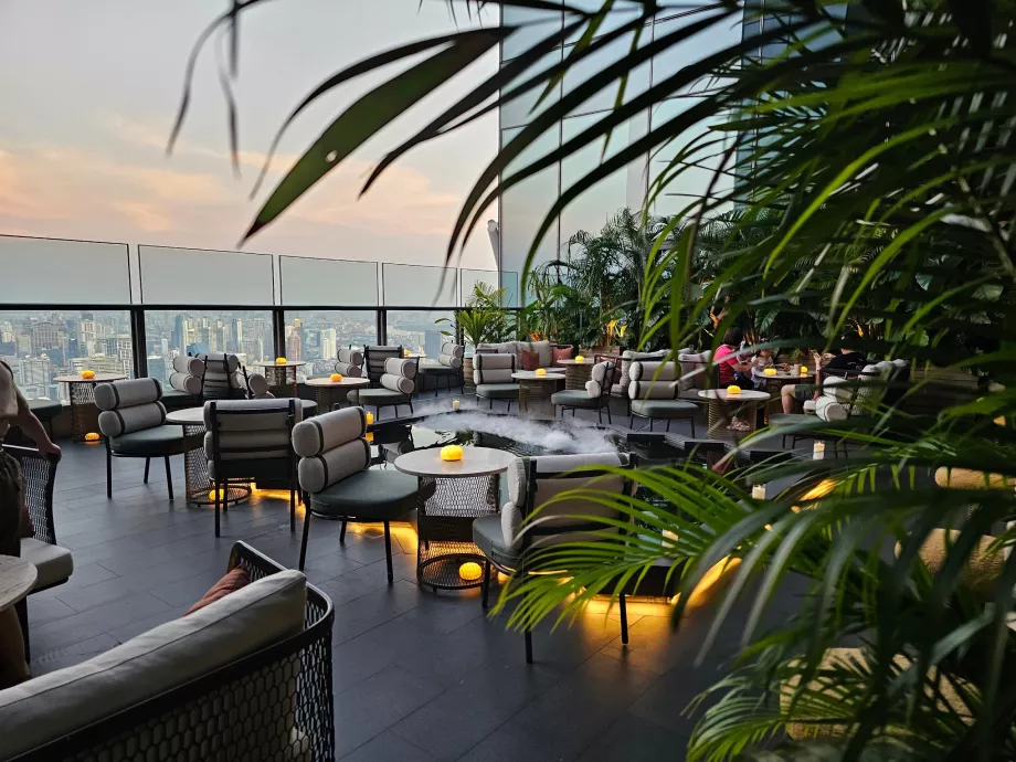 Akara Sky Hanuman éttermei