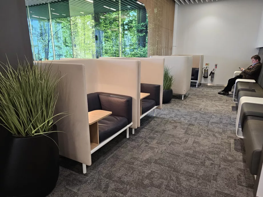 A szenátori társalgóban ülve