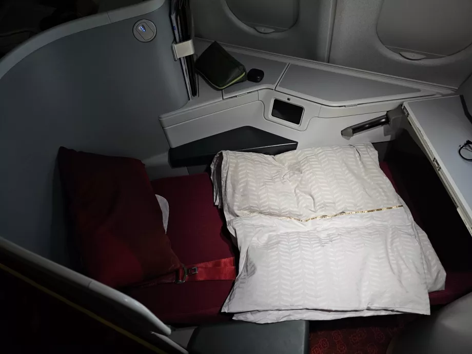 Kanapé kibontott ágy