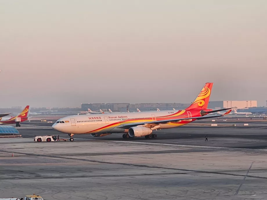 Airbus A330-300 Hainan Airlines