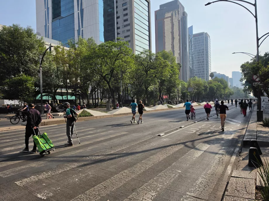 Vasárnap reggeli futás a Reforma utcán
