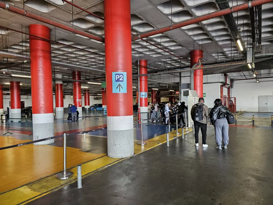 P2 parkoló - Uber és Bolt taxiállomás
