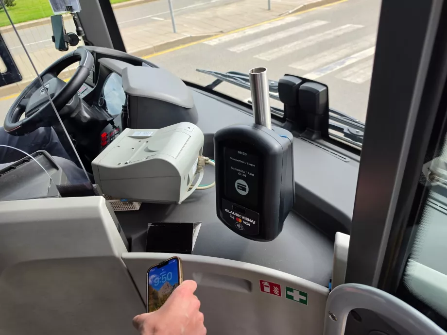 Kártyás fizetés a buszon
