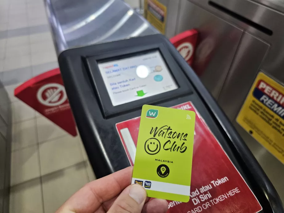 A Touch-n-Go kártya használata a metróba való belépéshez
