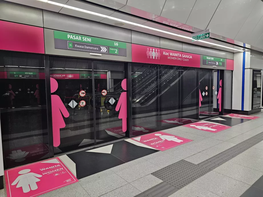 A csak nőknek szóló platform egy része