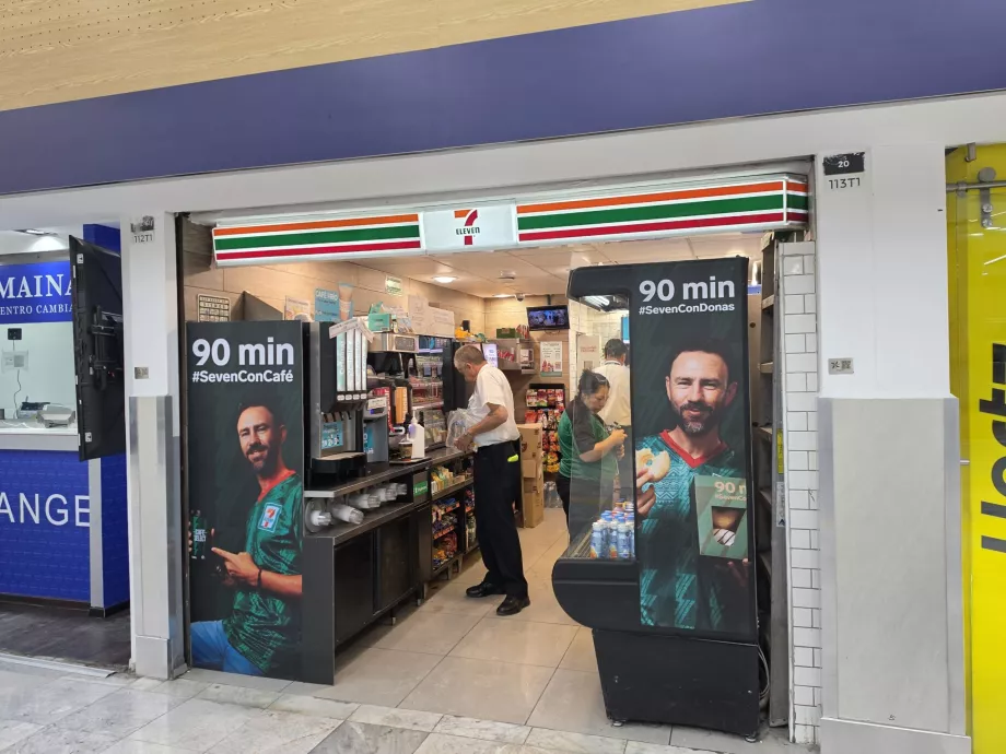 7-Eleven az érkezési csarnokban