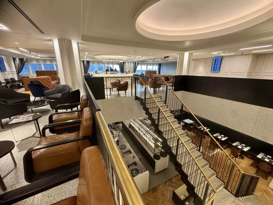 Kilátás a társalgóra az emeletről