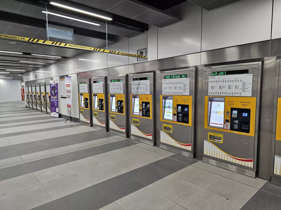 Jegykiadó automaták a metróban