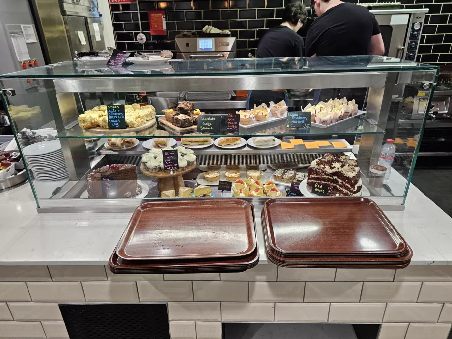 Repülőtéri étterem, nyilvános rész