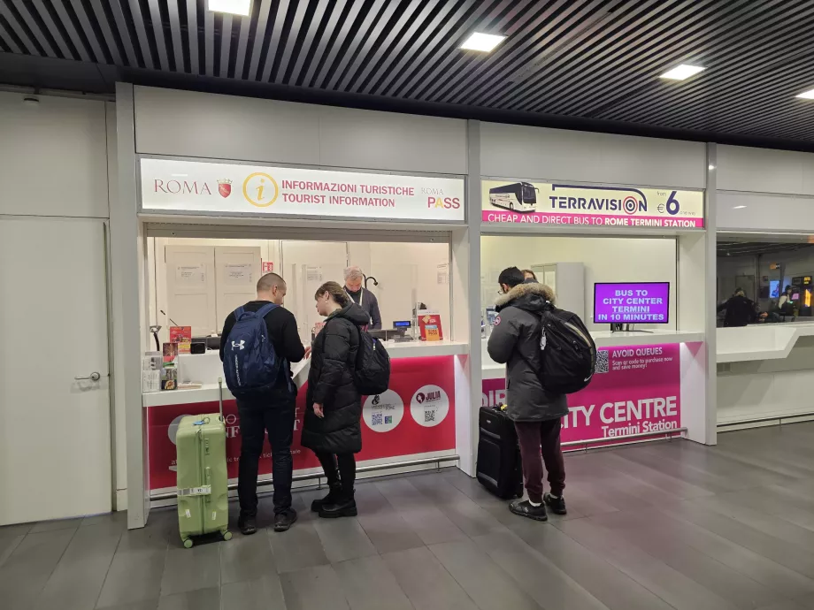 Buszjegyek árusítására szolgáló standok