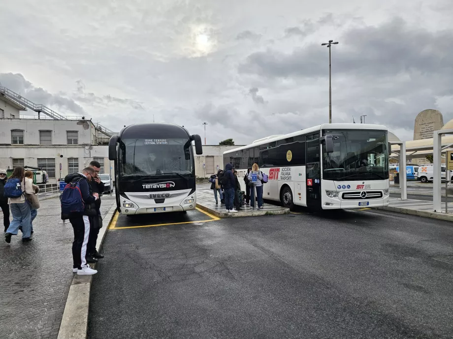 Gyorsbuszmegállók Roma Termini irányába