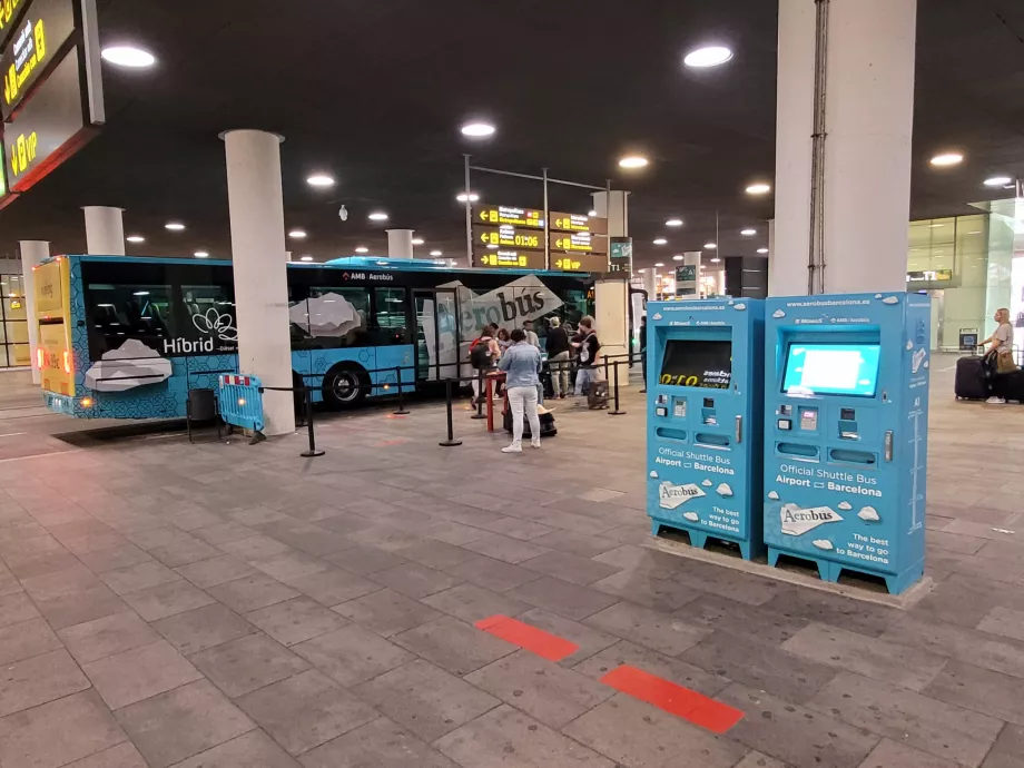 Aerobuszmegálló az 1-es terminálnál