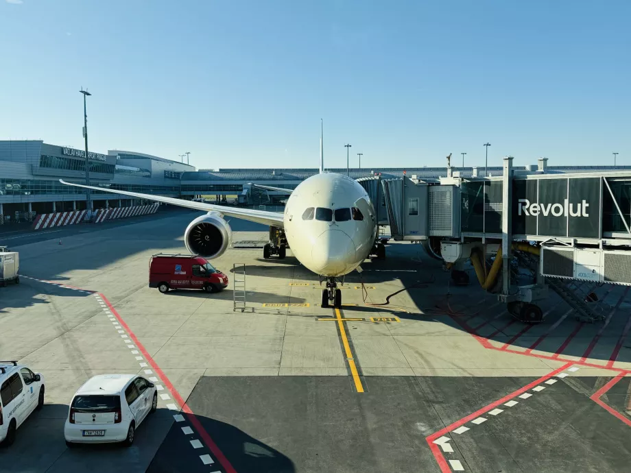 Boeing 787-9 lajstromjel A6-BNF