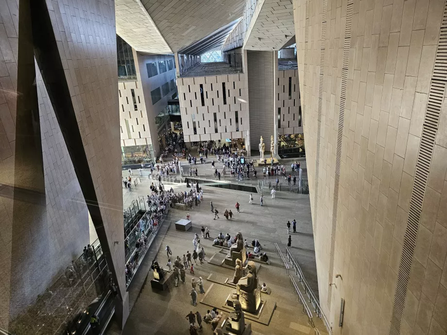 Kilátás a főcsarnokra