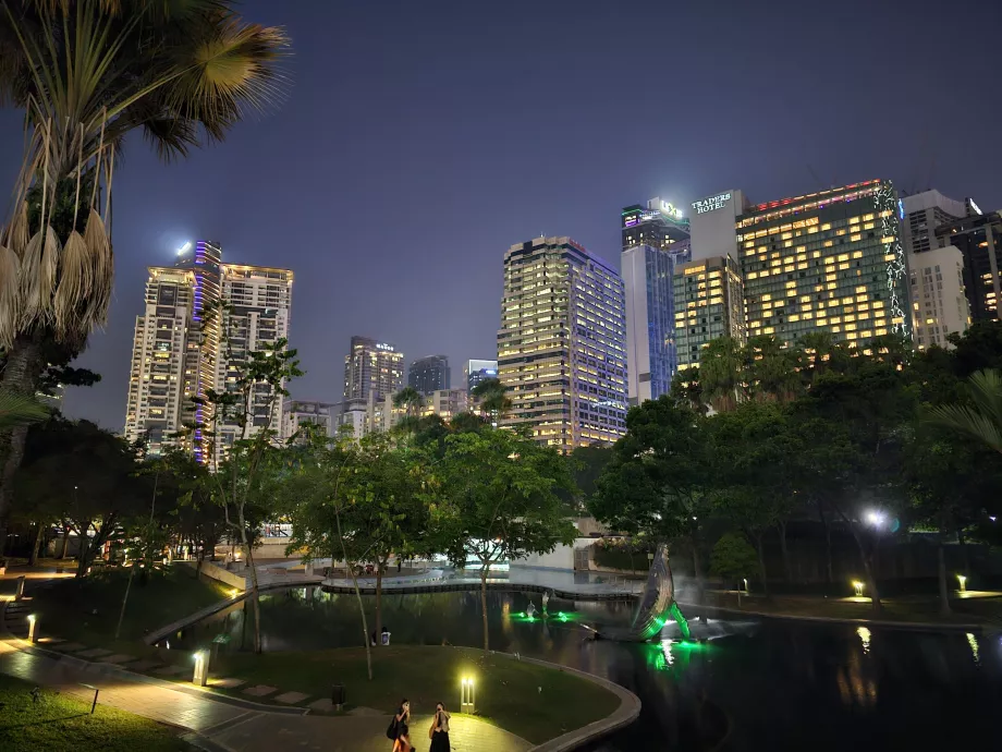 KLCC Park éjszaka