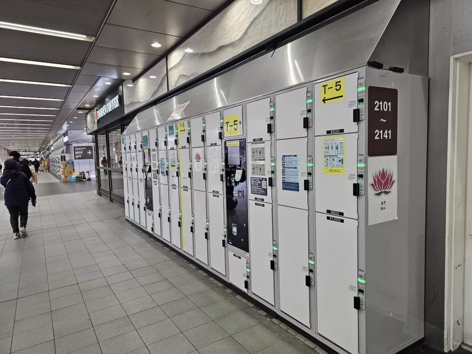 Szekrények a poggyászok tárolására