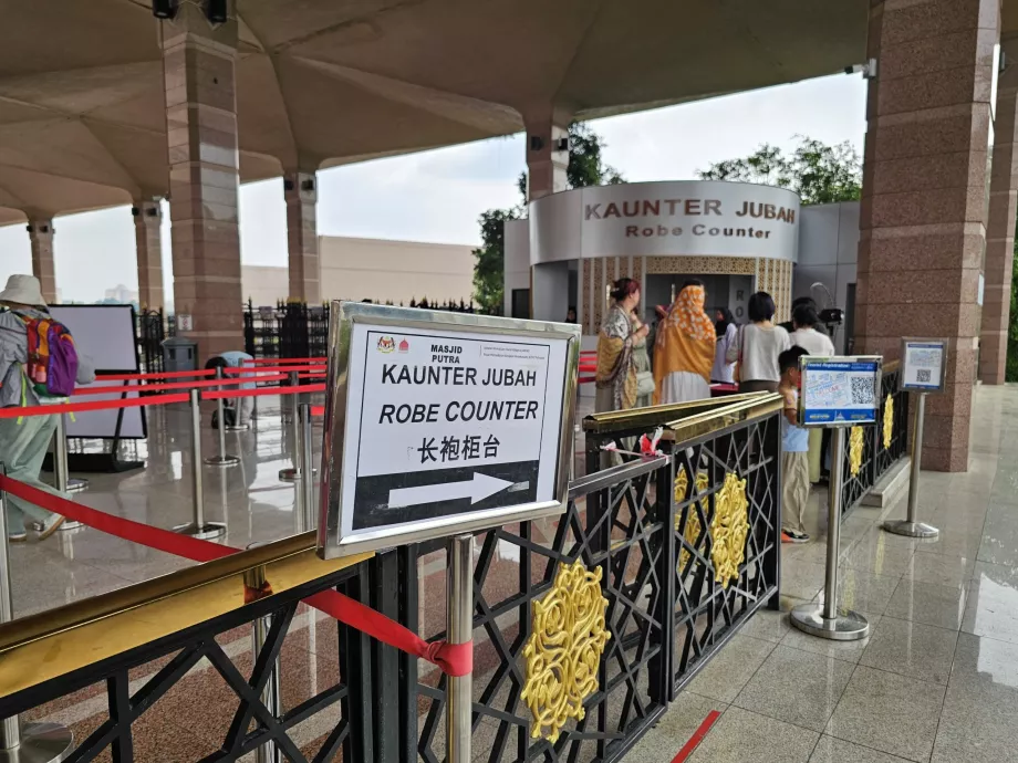 Köpeny kölcsönzés turistáknak