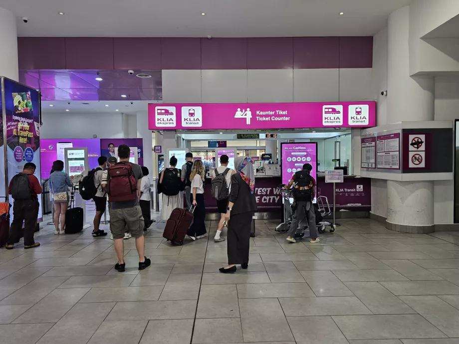 Jegyirodák, KLIA vonatok