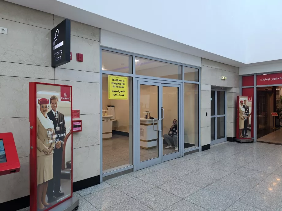 Dohányzószoba, tranzit részleg, 2. terminál