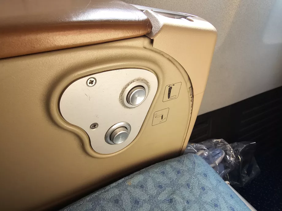 Ülés és lábtartó kezelőszervek