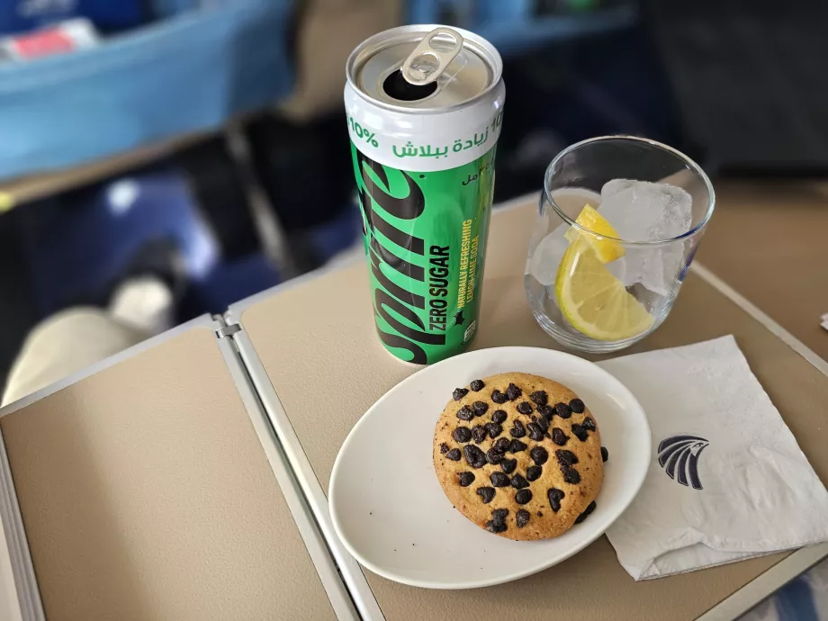 Az első snack közvetlenül a felszállás után