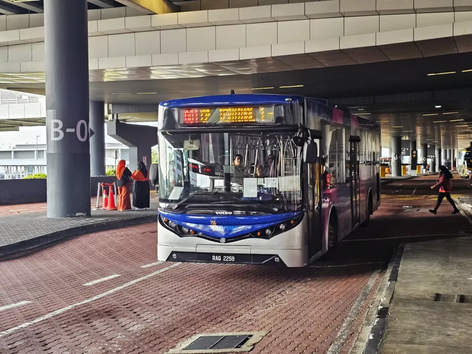 Buszjárat a terminálok között