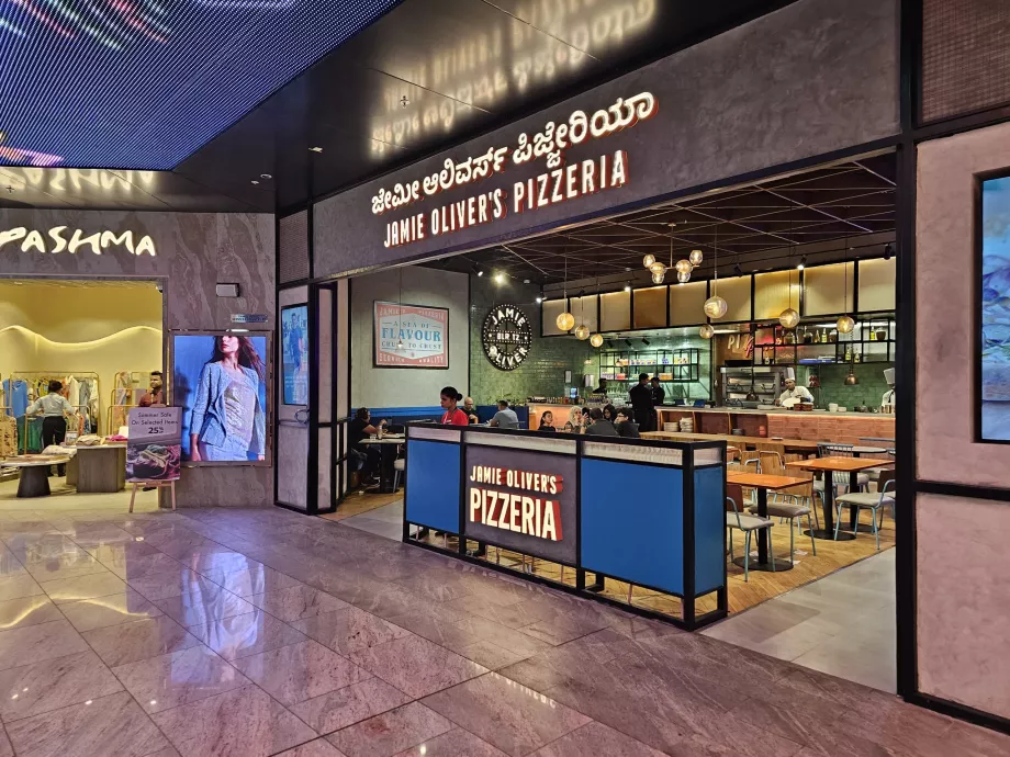 Jamie Oliver's Pizzéria, 2. terminál, Tranzit Zóna