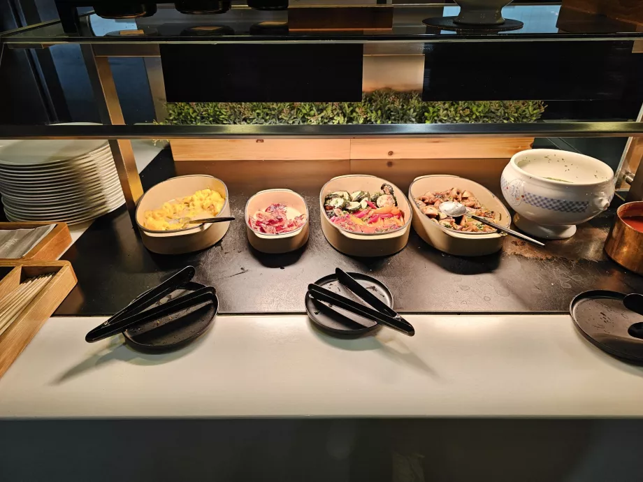 Büfé - meleg reggeli ajánlat