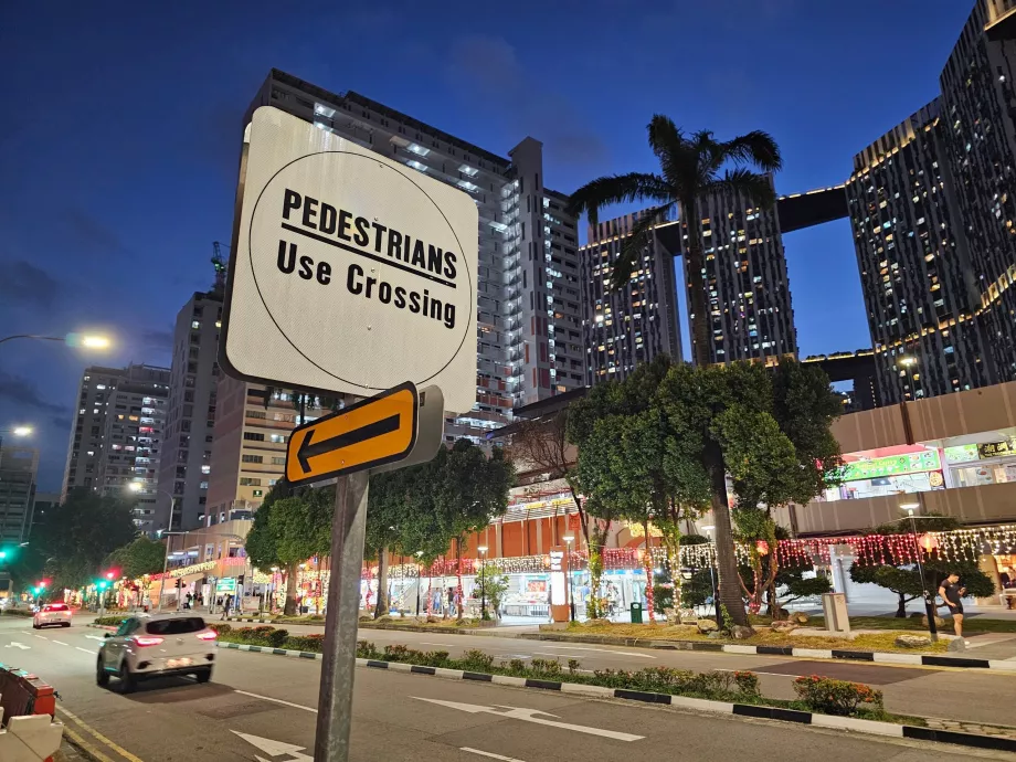 Gyalogos tájékoztató tábla