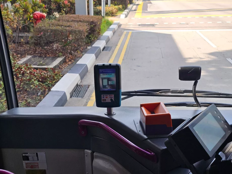 Kártyás fizetés a buszon