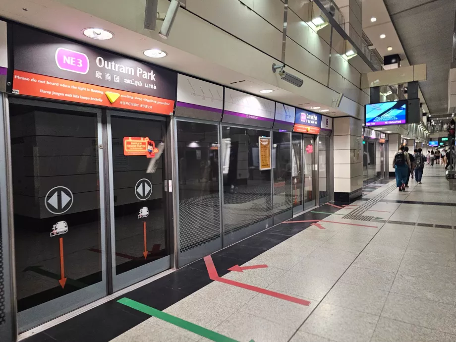 Peron a metróállomáson