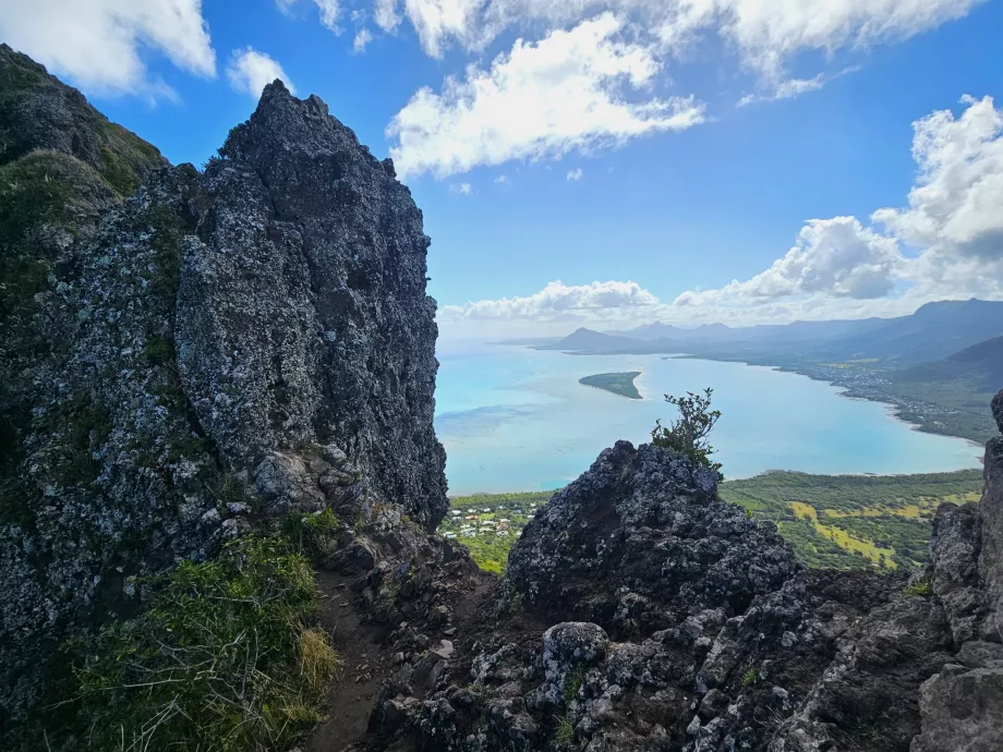 Kilátás a Le Morne tetejéről