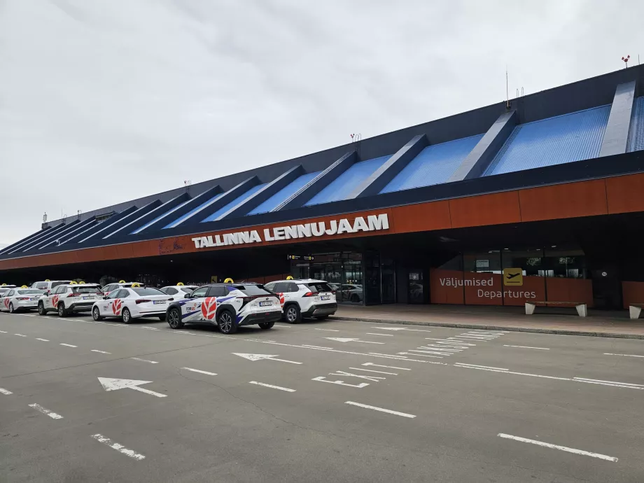 érkezés Tallinn repülőtérre