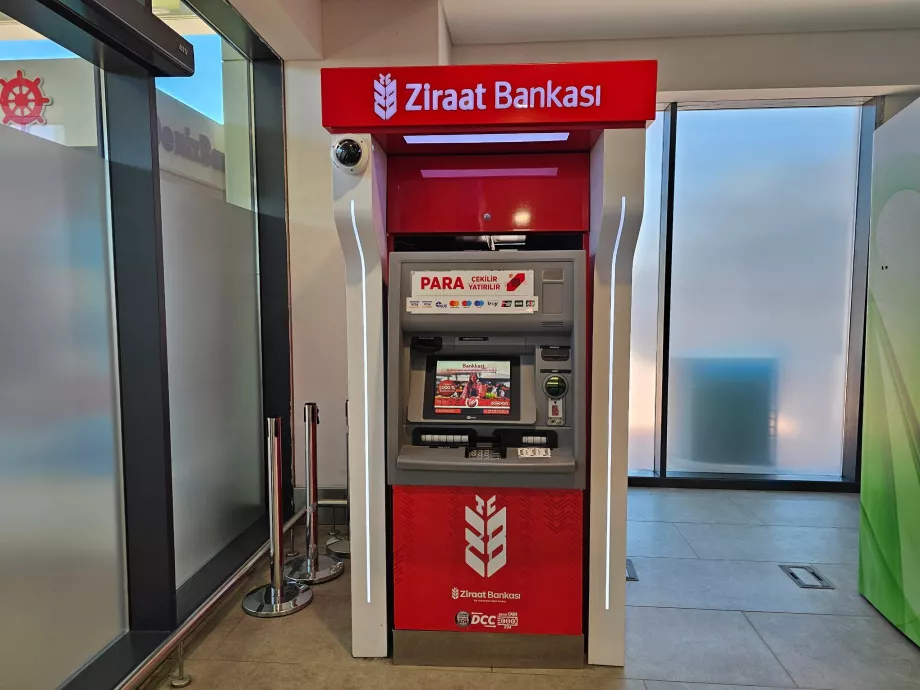 ATM automata Ziraat Bankasi, ingyenes pénzfelvétel