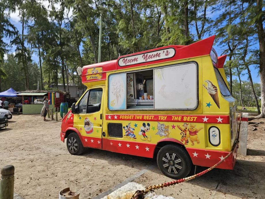 Fagylaltos stand a La Cambuse strandon