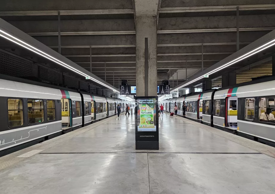 Az RER B vonatok peronjai - 2. terminálok