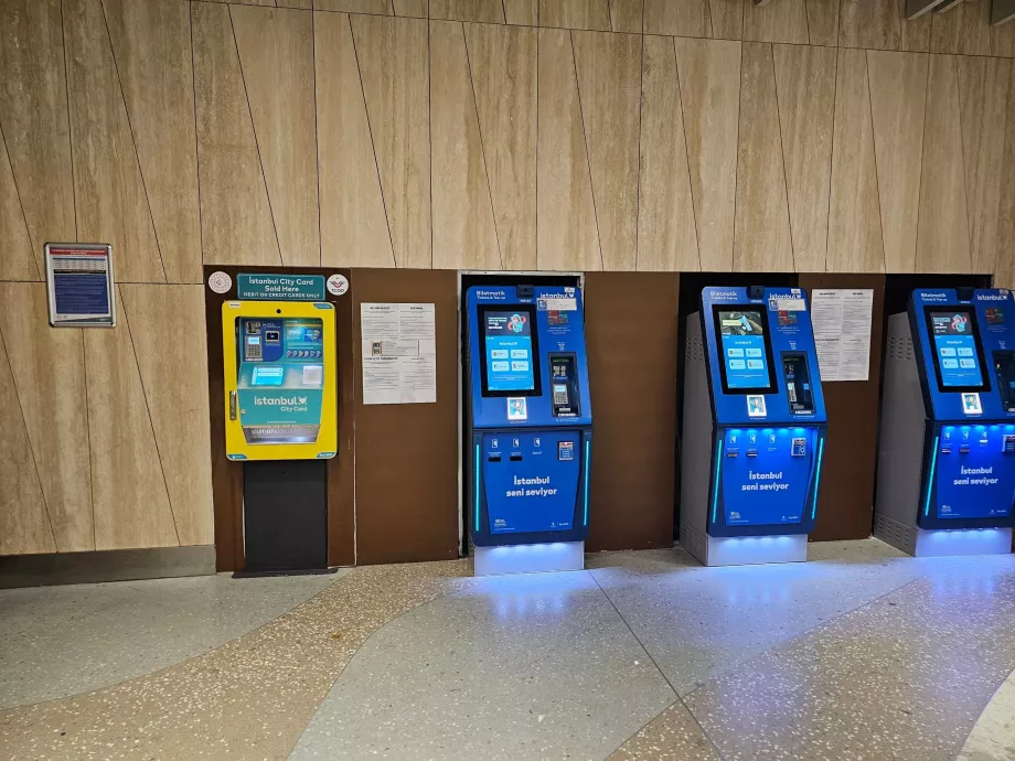 Kék gépek - Istanbulkart, sárga-türkiz az Isztambul City Card számára