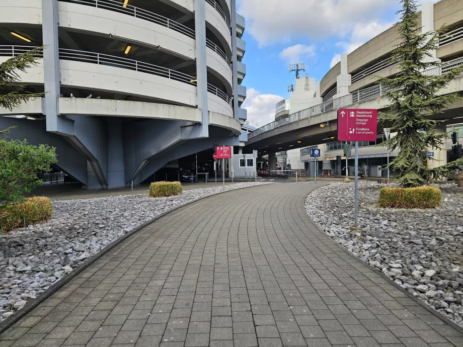 Az út a csomagmegőrzőhöz